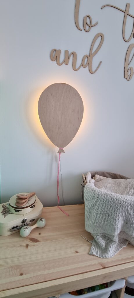 Lampka LED Balon - różowa wstążka