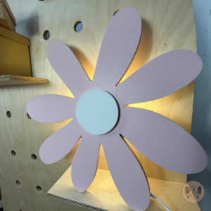 Lampka LED różowy kwiatek drewniana nocna lampka zapalona